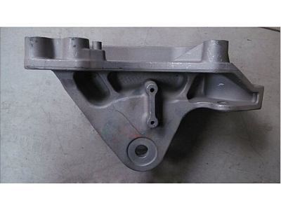 Кронштейн передней подвески кабины левый Н А7 HOWO A7 AZ1664430043 фото 1 Калининград